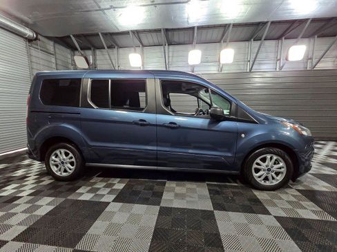 Used 2020 Ford Transit Connect XLT image 9