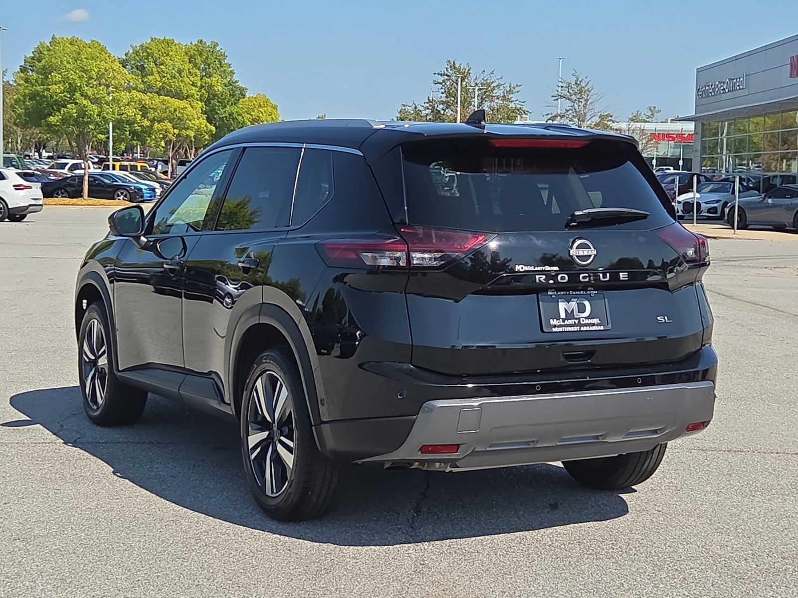 Used 2026 Nissan Rogue SL FWD image 4