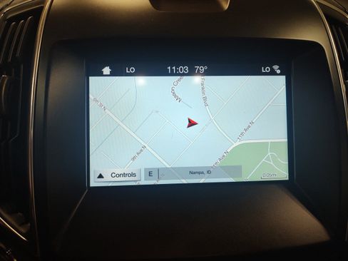 Used 2018 Ford Edge Titanium w/ Technology Package AWD/4WD image 9