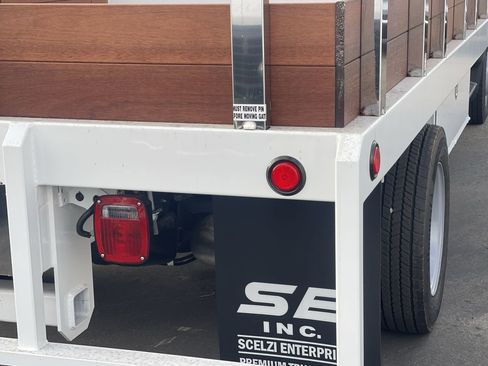 New 2024 Ford F450 XL w/ XL Chrome Package image 9