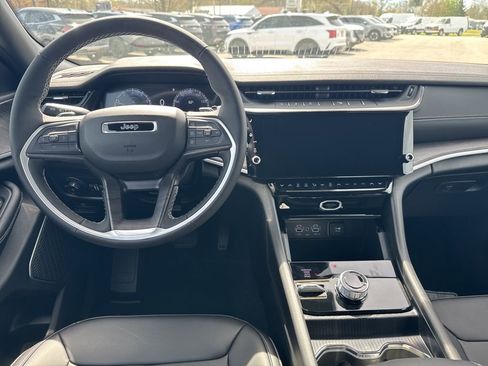 New 2026 Jeep Grand Cherokee Limited AWD/4WD image 4