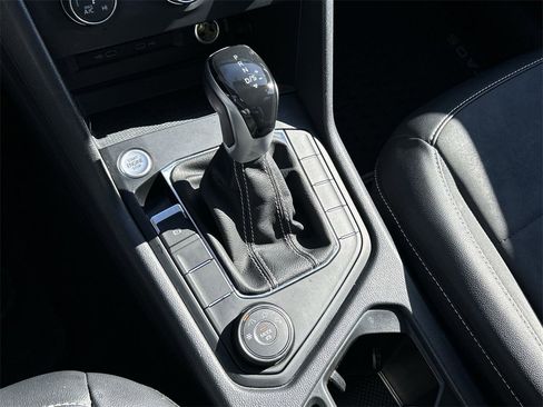 Used 2022 Volkswagen Taos SE w/ Panoramic Sunroof Package image 22