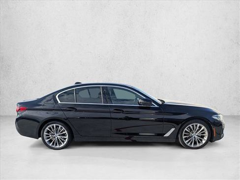 Used 2021 BMW 530i w/ Convenience Package RWD image 4