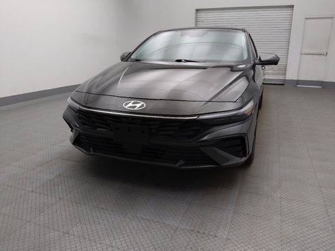Used 2024 Hyundai Elantra Limited FWD image 15
