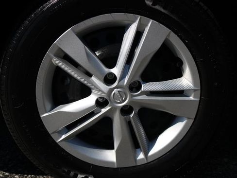 Certified 2025 Nissan Kicks Play S FWD image 34