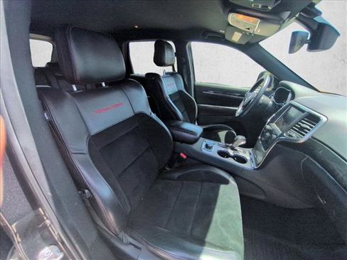Used 2017 Jeep Grand Cherokee Trailhawk AWD/4WD image 18