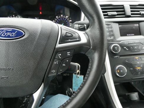 Used 2016 Ford Fusion SE w/ Equipment Group 201A image 15