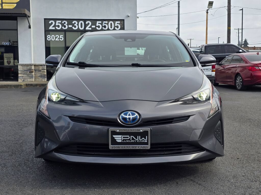 Used 2017 Toyota Prius Two FWD image 3