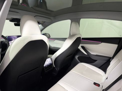 Used 2026 Tesla Model Y 2WD image 24