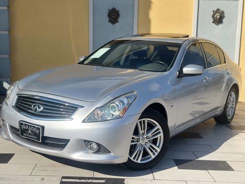Used 2015 INFINITI Q40 AWD w/ Navigation Package image 1