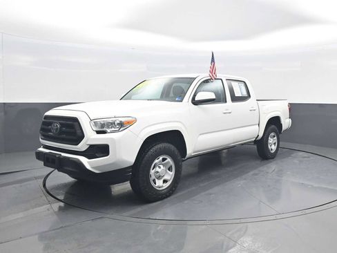 Used 2022 Toyota Tacoma SR image 4