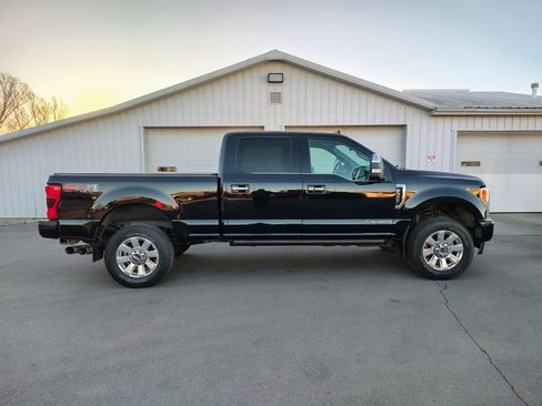 Used 2019 Ford F350 Platinum w/ FX4 Off-Road Package image 7