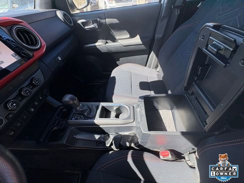 Used 2019 Toyota Tacoma TRD Sport w/ Technology Package image 20