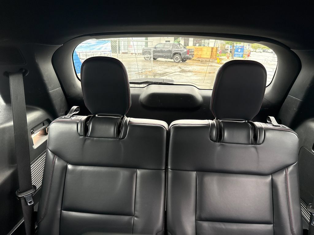 Used 2025 Ford Explorer ST-Line w/ ST-Line Street Pack AWD/4WD image 24
