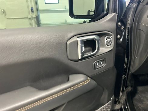 Used 2023 Jeep Gladiator Overland image 15