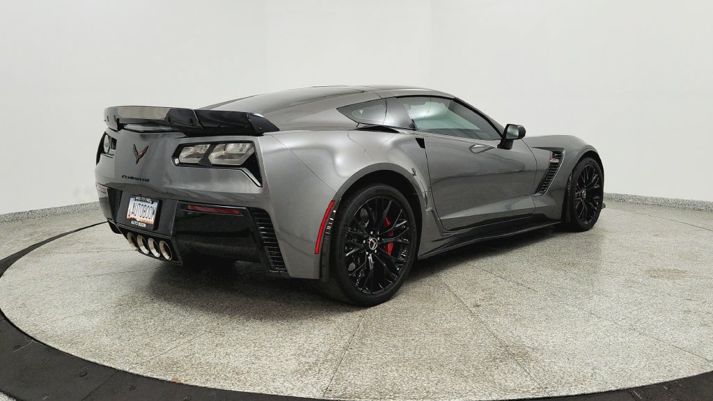 Used 2015 Chevrolet Corvette Z06 w/ 3LZ Preferred Equipment Group RWD image 5