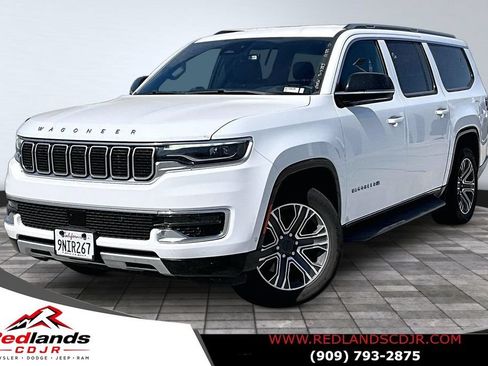 Certified 2024 Jeep Wagoneer L Series II w/ Flexible Seating Group RWD image 1