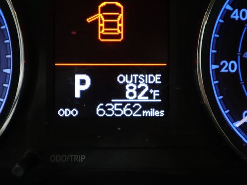 Used 2018 Toyota Corolla LE w/ Carpet Mat Package (TMS) FWD image 37