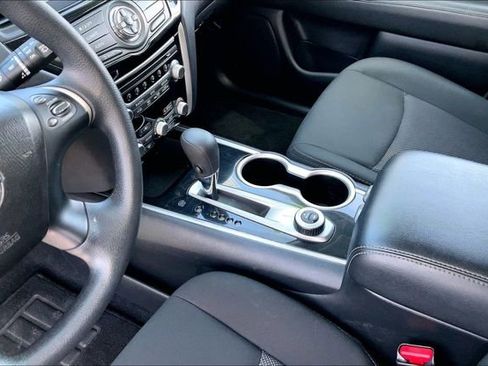Used 2020 Nissan Pathfinder S AWD/4WD image 14