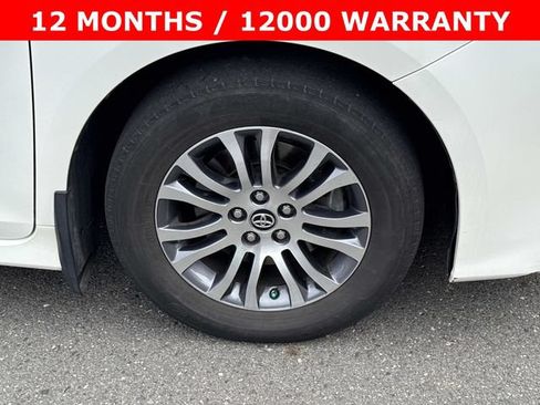 Used 2018 Toyota Sienna XLE w/ XLE Navigation Package FWD image 7