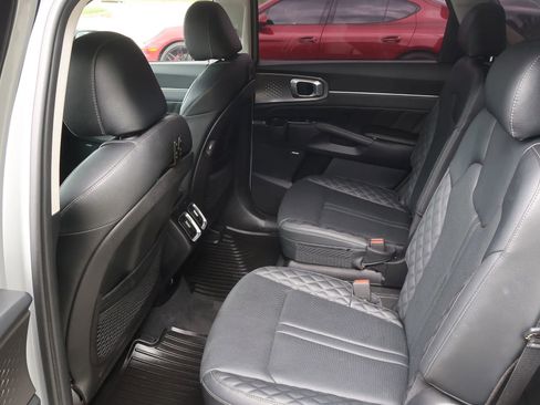 Used 2022 Kia Sorento SX image 18