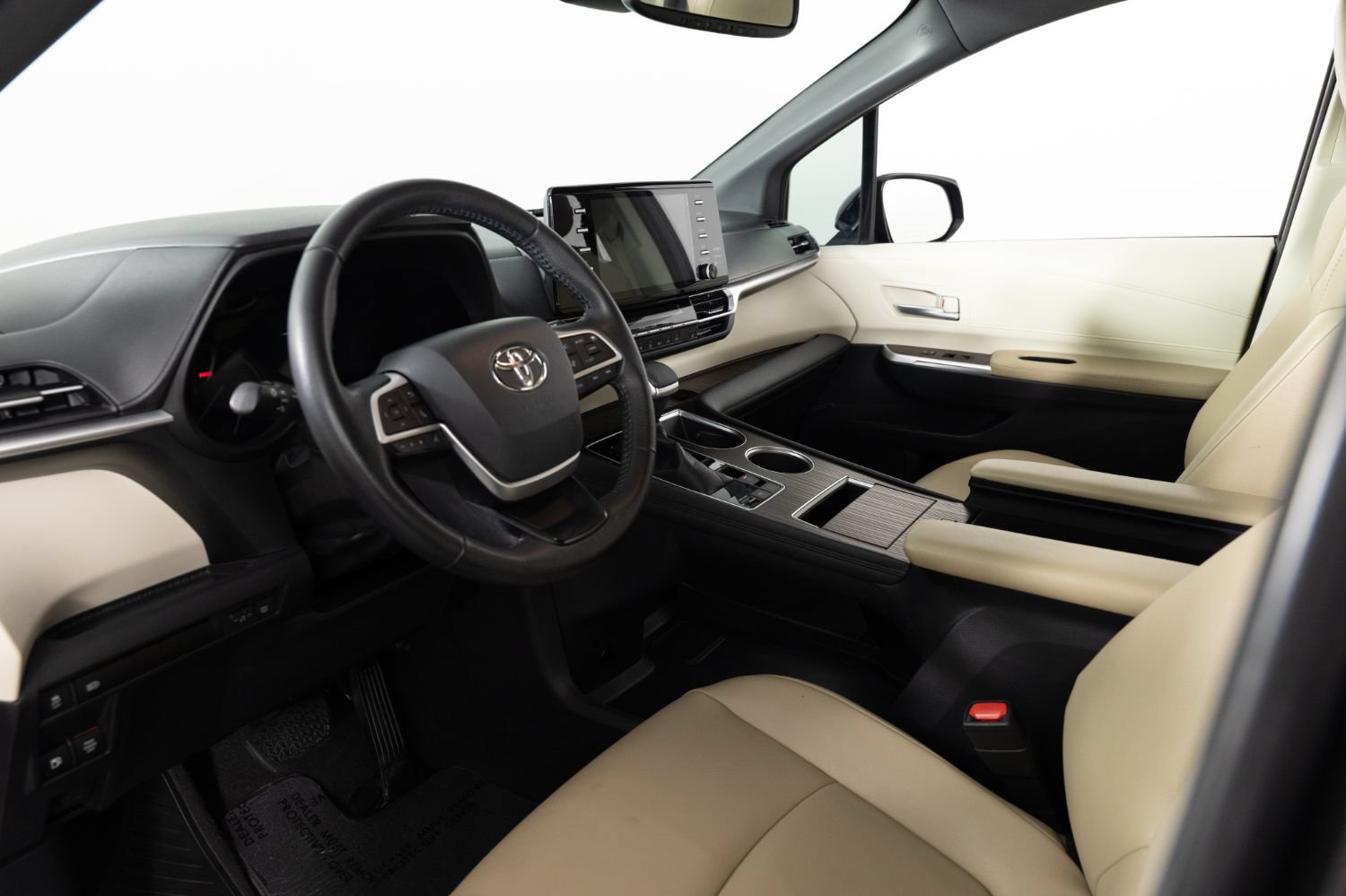 Used 2021 Toyota Sienna XLE FWD image 12