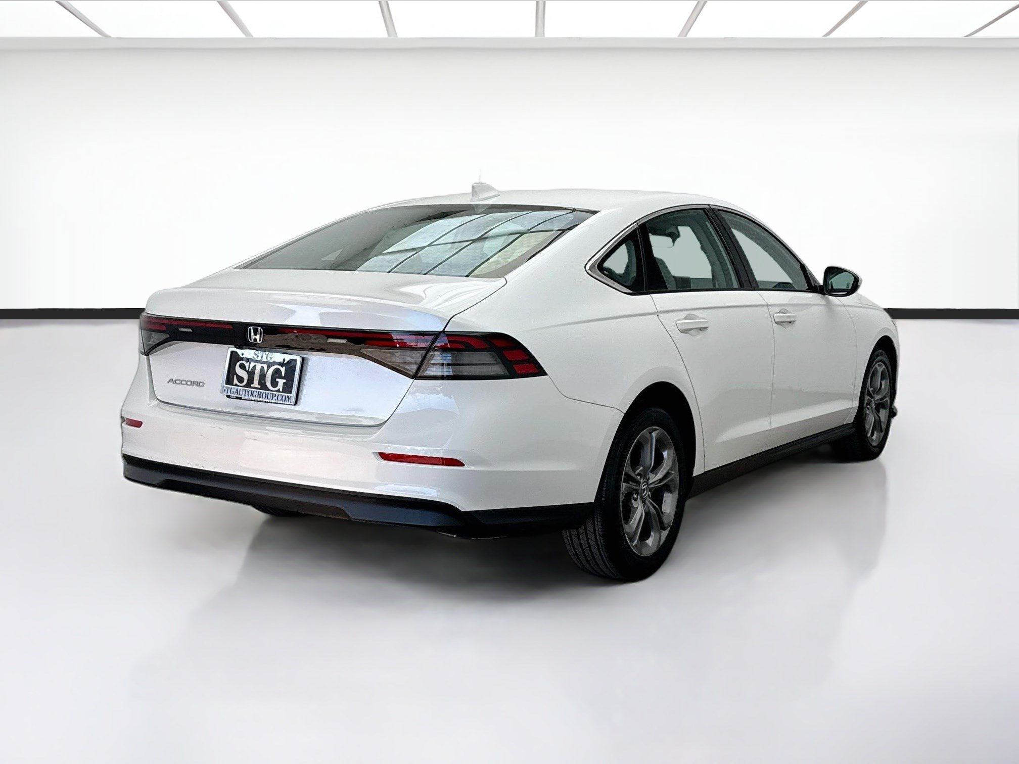 Used 2023 Honda Accord EX image 4
