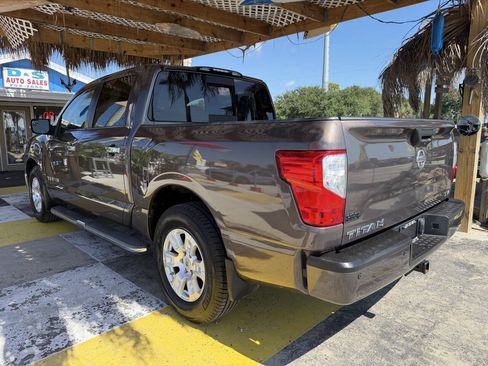 Used 2017 Nissan Titan SV RWD image 7