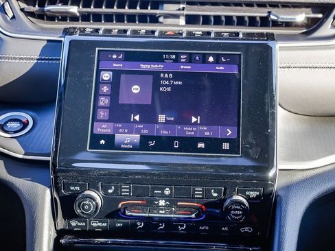 New 2025 Jeep Grand Cherokee L Altitude image 15