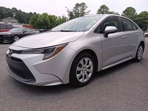 Used 2024 Toyota Corolla LE FWD image 7