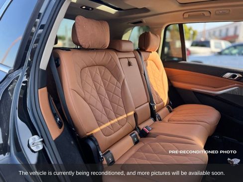 Used 2023 BMW X7 xDrive40i w/ Premium Package AWD/4WD image 12