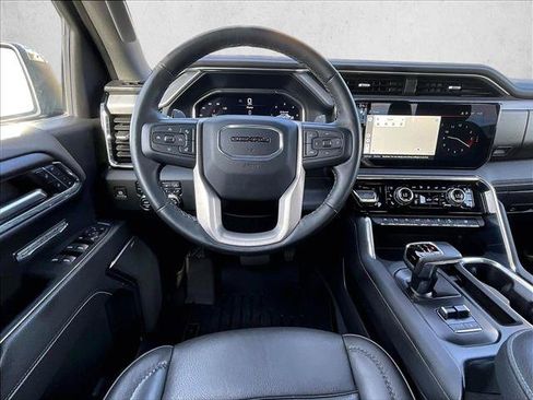 Used 2024 GMC Sierra 1500 Denali w/ Technology Package AWD/4WD image 7