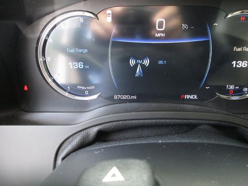 Used 2018 Cadillac Escalade ESV Luxury image 10