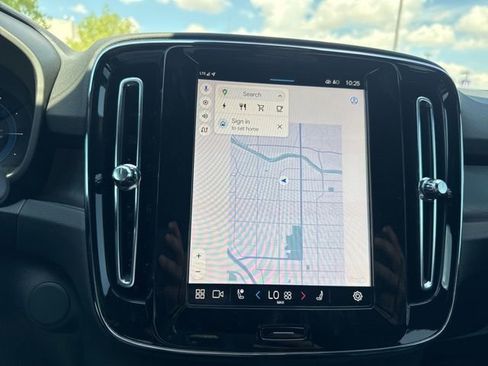 New 2025 Volvo EX40 Core w/ Climate Package image 27