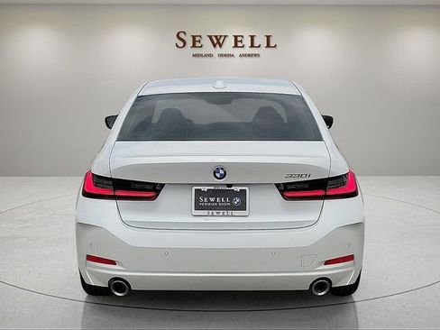 Used 2026 BMW 330i Sedan w/ Convenience Package RWD image 4