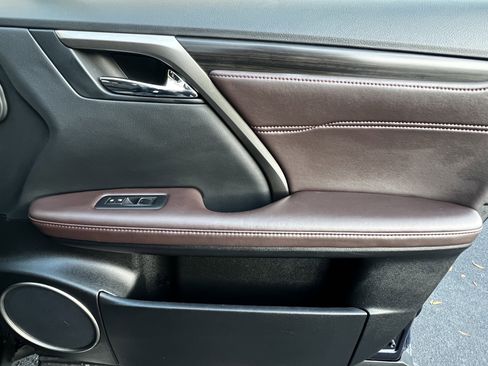 Used 2017 Lexus RX 450h AWD image 43