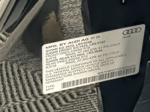 Used 2025 Audi Q6 e-tron Premium w/ Convenience Package image 28