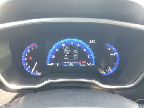 Used 2022 Toyota Corolla Cross XLE FWD image 23
