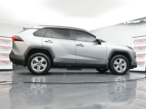 Used 2021 Toyota RAV4 XLE image 40
