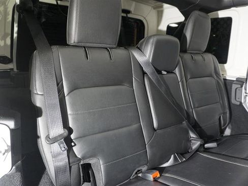 Used 2021 Jeep Wrangler Unlimited Sahara image 21