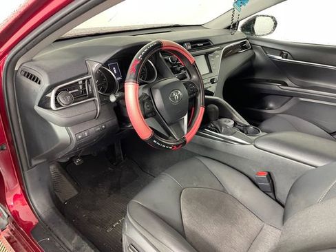 Used 2018 Toyota Camry LE w/ Moonroof Package image 3