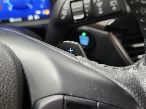 Used 2020 Ford Escape Titanium image 9