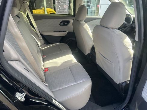 Used 2023 Nissan Rogue SV AWD/4WD image 10