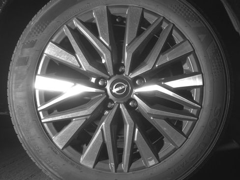 Used 2025 Nissan Altima 2.5 SV FWD image 15