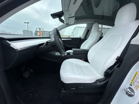 Used 2023 Tesla Model Y Long Range image 23