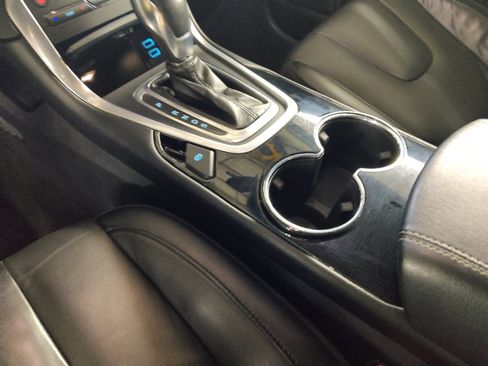 Used 2018 Ford Edge Titanium image 26