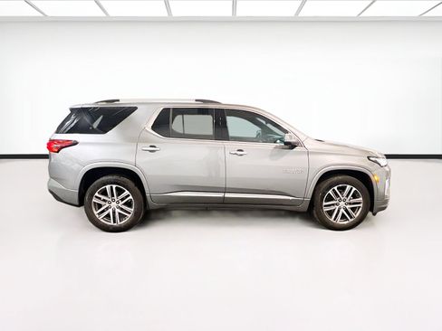 Used 2023 Chevrolet Traverse High Country image 25