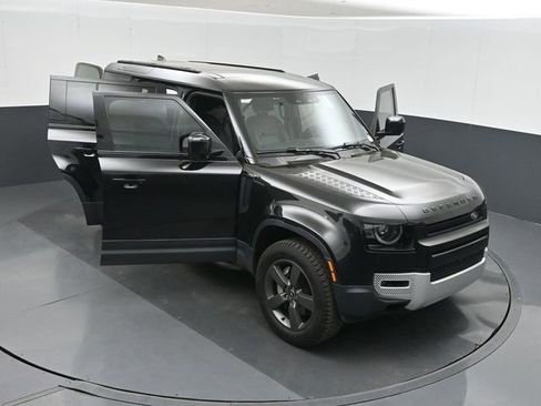 Used 2025 Land Rover Defender 110 S image 51