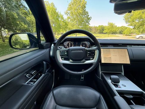 Used 2025 Land Rover Range Rover SE AWD/4WD image 30