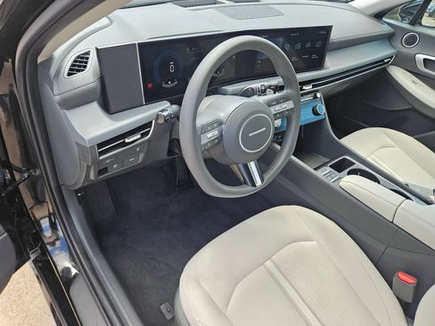 Used 2025 Hyundai Sonata SEL FWD image 12